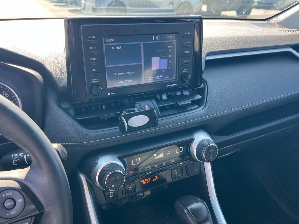 Used 2020 Toyota RAV4 XLE w/ Convenience Package AWD/4WD image 18