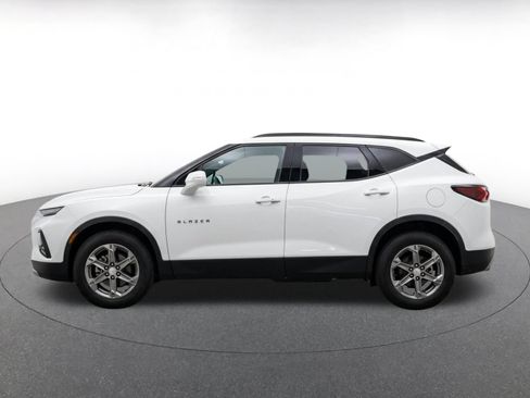 Used 2025 Chevrolet Blazer LT FWD image 5