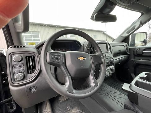 Used 2025 Chevrolet Silverado 2500 Custom w/ Custom Value Package image 22