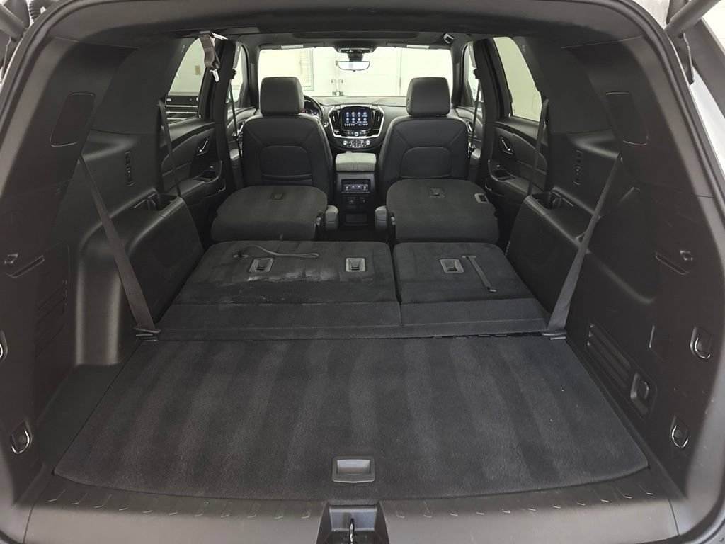 Used 2023 Chevrolet Traverse LT w/ LT Premium Package AWD/4WD image 9