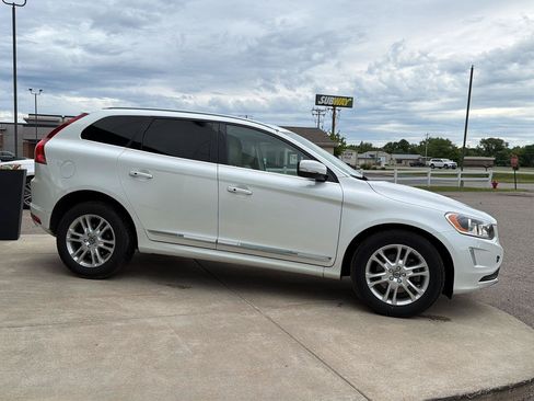 Used 2016 Volvo XC60 T5 Premier AWD/4WD image 4