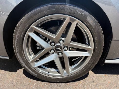 Used 2025 Ford Mustang Coupe RWD image 5