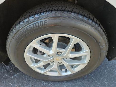 Used 2023 Chevrolet Equinox LT w/ Driver Convenience Package AWD/4WD image 14