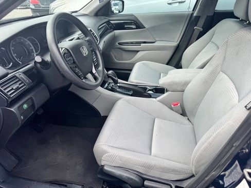 Used 2017 Honda Accord LX image 6