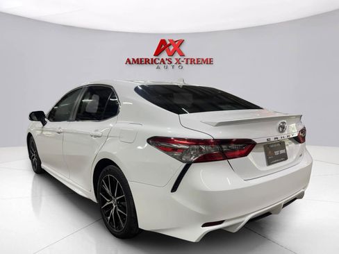 Used 2023 Toyota Camry SE w/ Convenience Package FWD image 5