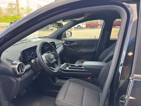 Used 2025 Chevrolet Equinox LT AWD/4WD image 30