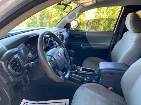 Used 2017 Toyota Tacoma 2WD Access Cab image 22