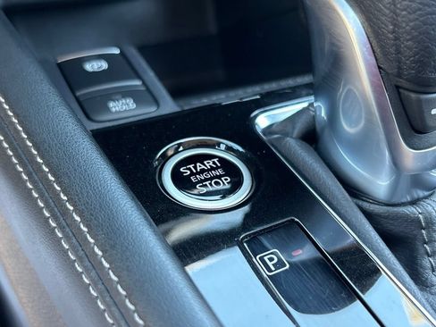 Used 2024 Nissan Kicks SR w/ SR Premium Package FWD image 23