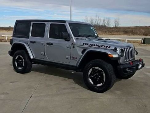 Used 2018 Jeep Wrangler Unlimited Rubicon w/ Dual Top Group AWD/4WD image 2
