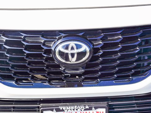 Used 2021 Toyota Highlander XSE image 13