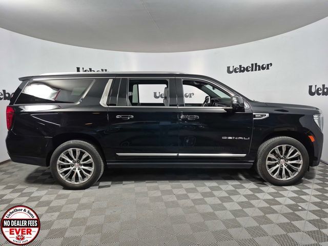 Used 2021 GMC Yukon XL Denali w/ Denali Premium Package AWD/4WD image 8