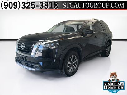 Used 2025 Nissan Pathfinder SL