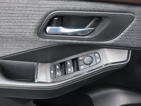 Certified 2023 Nissan Rogue SV image 11