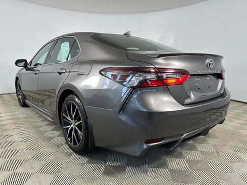 Used 2022 Toyota Camry SE AWD/4WD image 2