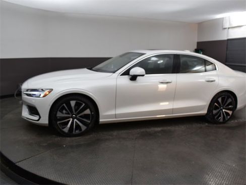 Used 2023 Volvo S60 B5 Ultimate w/ Climate Package image 3