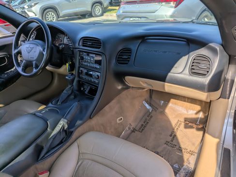 Used 2000 Chevrolet Corvette Coupe w/ Memory Pkg image 15
