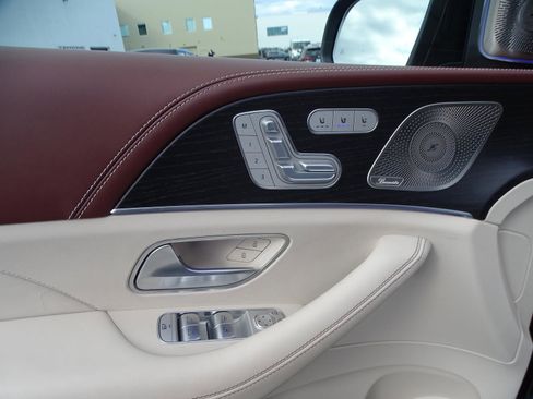 Used 2021 Mercedes-Benz Maybach GLS 600 4MATIC image 10