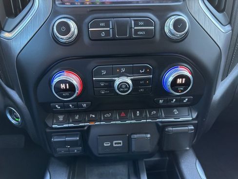 Used 2020 GMC Sierra 2500 Denali w/ Denali Ultimate Package image 22