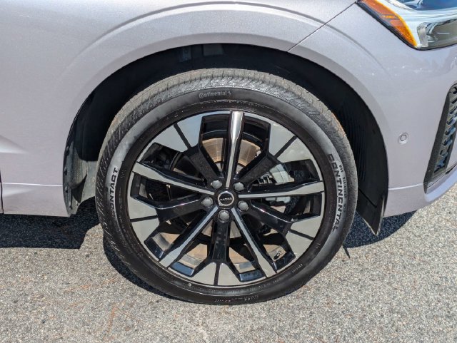Certified 2026 Volvo XC60 B5 Plus AWD/4WD image 14
