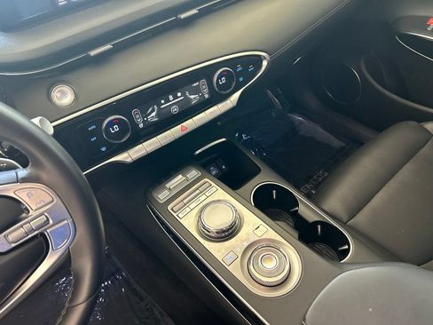 Used 2025 Genesis GV70 2.5T AWD/4WD image 52