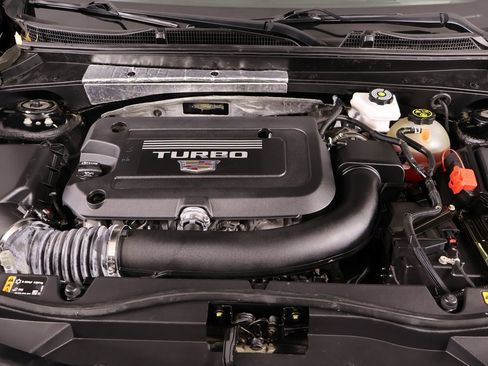 Used 2022 Cadillac XT4 Premium Luxury w/ Safety Alert Package image 18