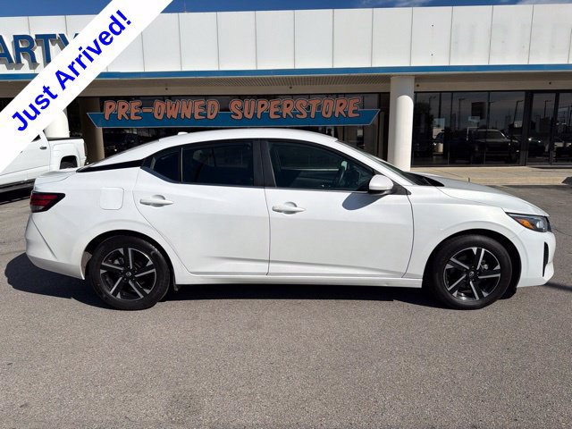 Used 2024 Nissan Sentra SV FWD image 2