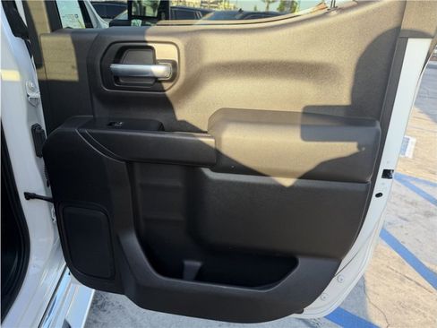 Used 2019 Chevrolet Silverado 1500 Custom w/ Custom Max Trailering Package AWD/4WD image 24