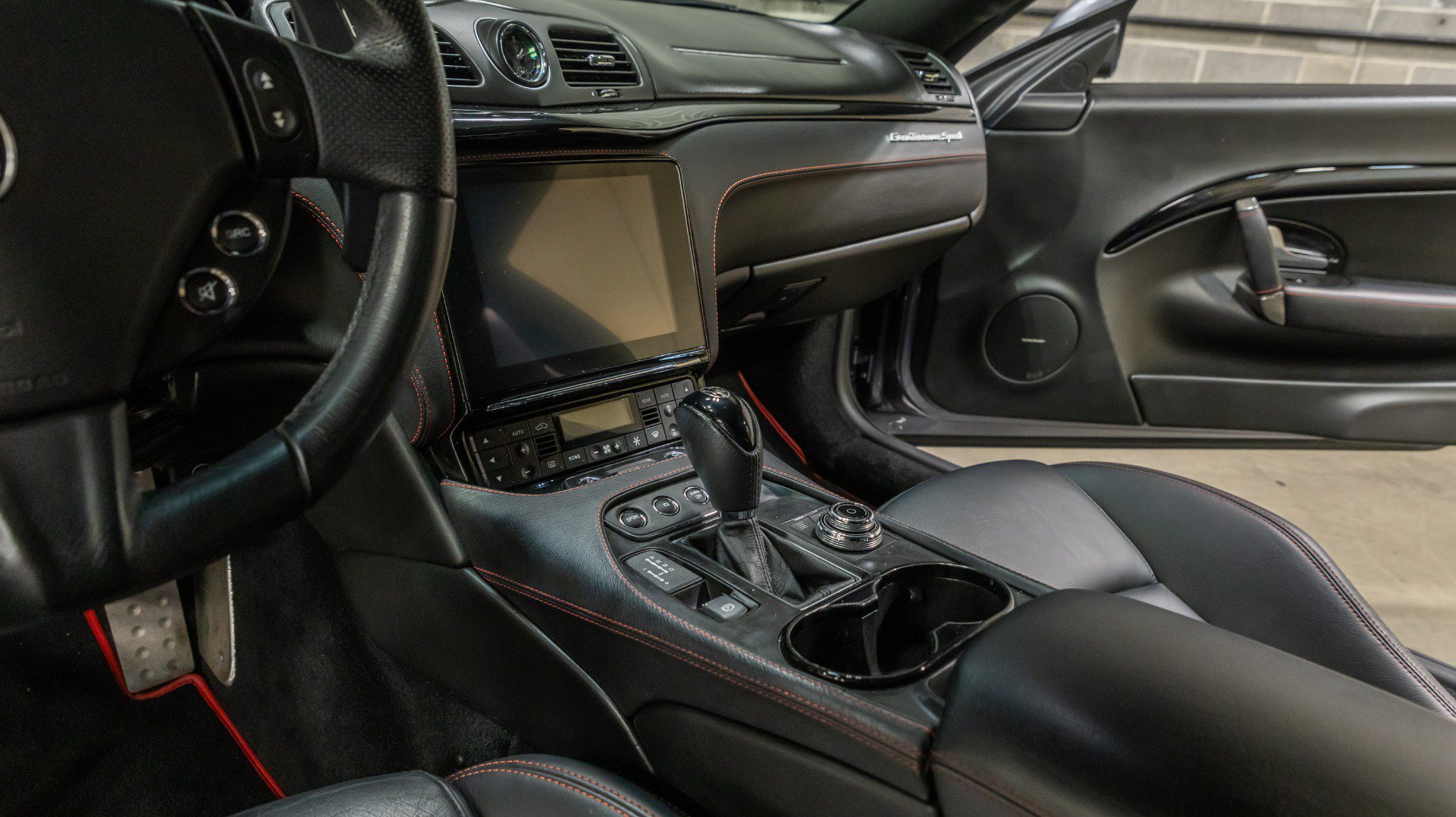 Used 2018 Maserati GranTurismo Sport RWD image 45