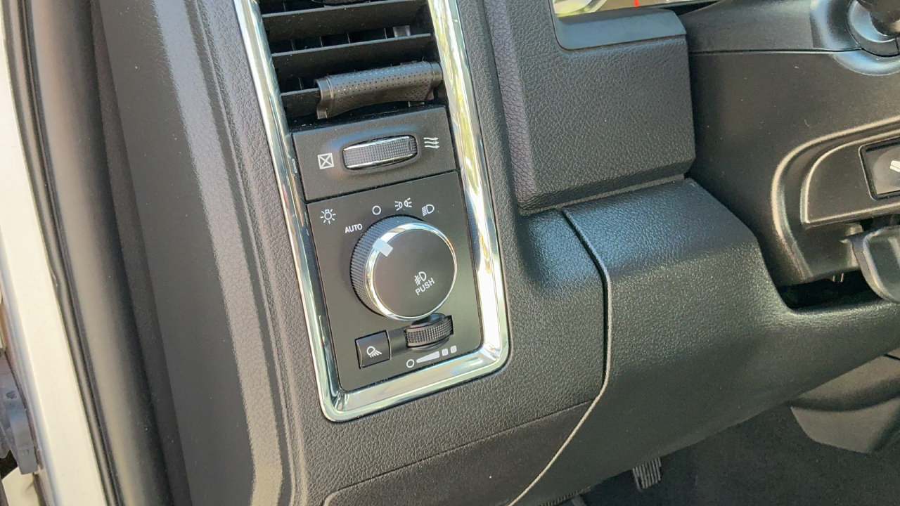 Used 2017 RAM 3500 Laramie w/ Convenience Group AWD/4WD image 23