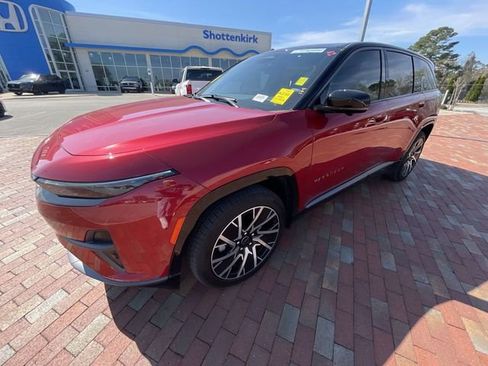 Used 2025 Jeep Wagoneer S Limited image 9