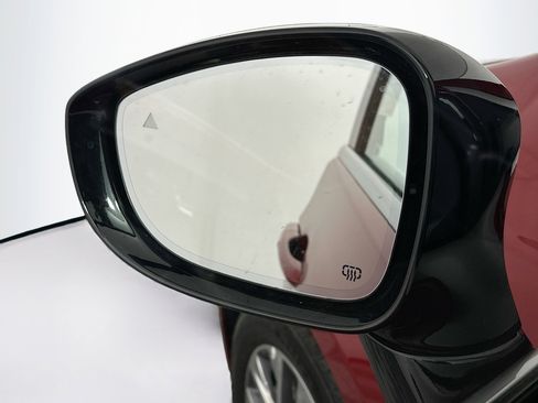 Used 2025 Chrysler Pacifica Pinnacle image 16