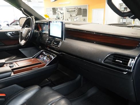Used 2020 Lincoln Navigator L Reserve w/ Luxury Package AWD/4WD image 28