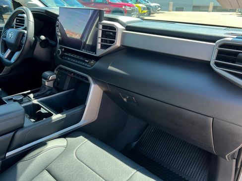 Used 2024 Toyota Tundra Limited image 24