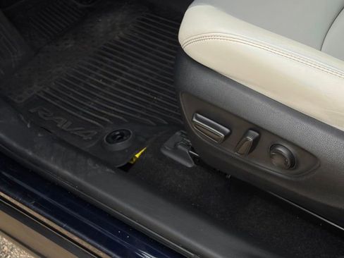 Used 2023 Toyota RAV4 XLE Premium image 13