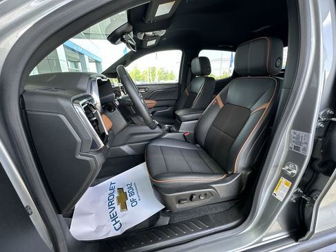 Used 2024 GMC Canyon AT4 w/ Technology Package AWD/4WD image 19