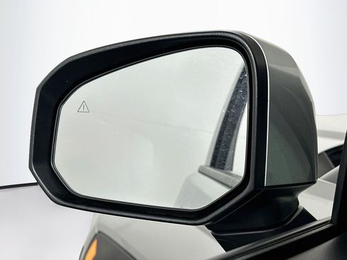 Used 2025 Hyundai Santa Fe SEL AWD/4WD image 16