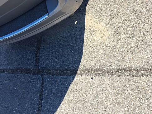 Used 2016 Chrysler Town & Country Touring image 16