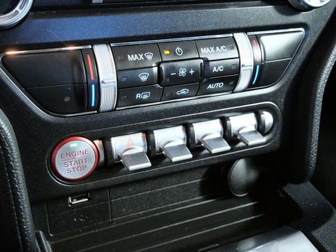 Certified 2021 Ford Mustang Coupe image 21