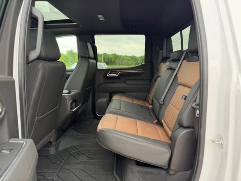 Used 2025 Chevrolet Silverado 1500 High Country image 12