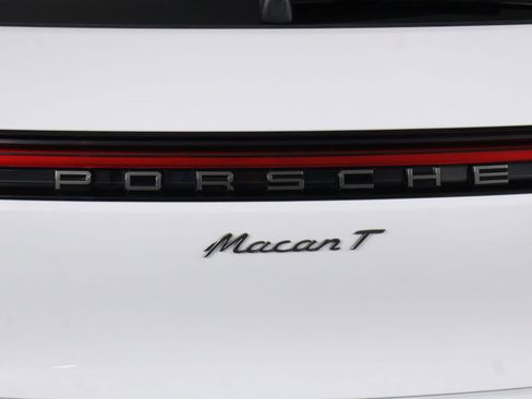 Certified 2026 Porsche Macan Turbo AWD/4WD image 22