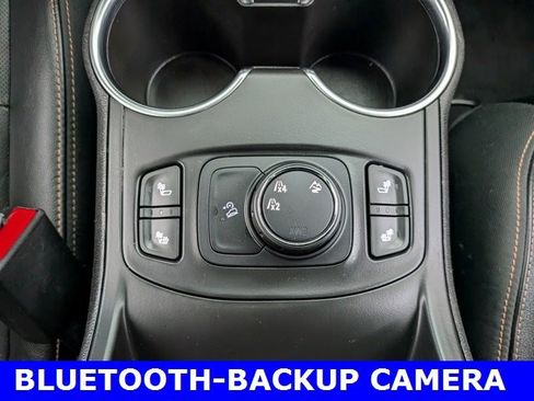 Used 2018 GMC Terrain SLT image 30