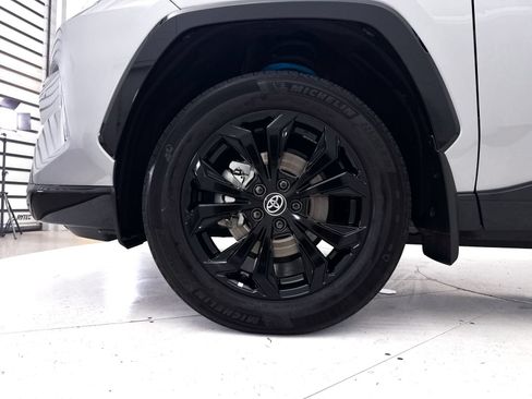 Used 2022 Toyota RAV4 XSE AWD/4WD image 15