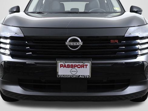 Certified 2025 Nissan Kicks SR image 2