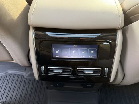 Used 2023 Lincoln Aviator Reserve w/ Equipment Group 201A image 16