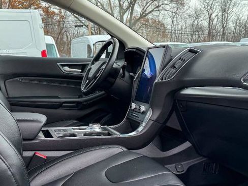 Certified 2022 Ford Edge Titanium image 11
