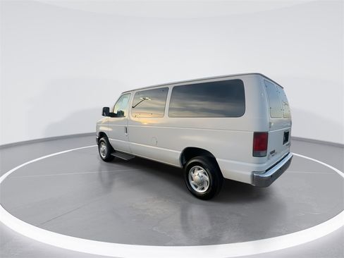 Used 2013 Ford E-350 and Econoline 350 XLT image 6