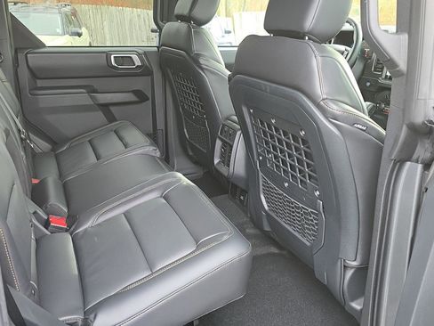 New 2025 Ford Bronco Badlands w/ Sasquatch Package AWD/4WD image 39