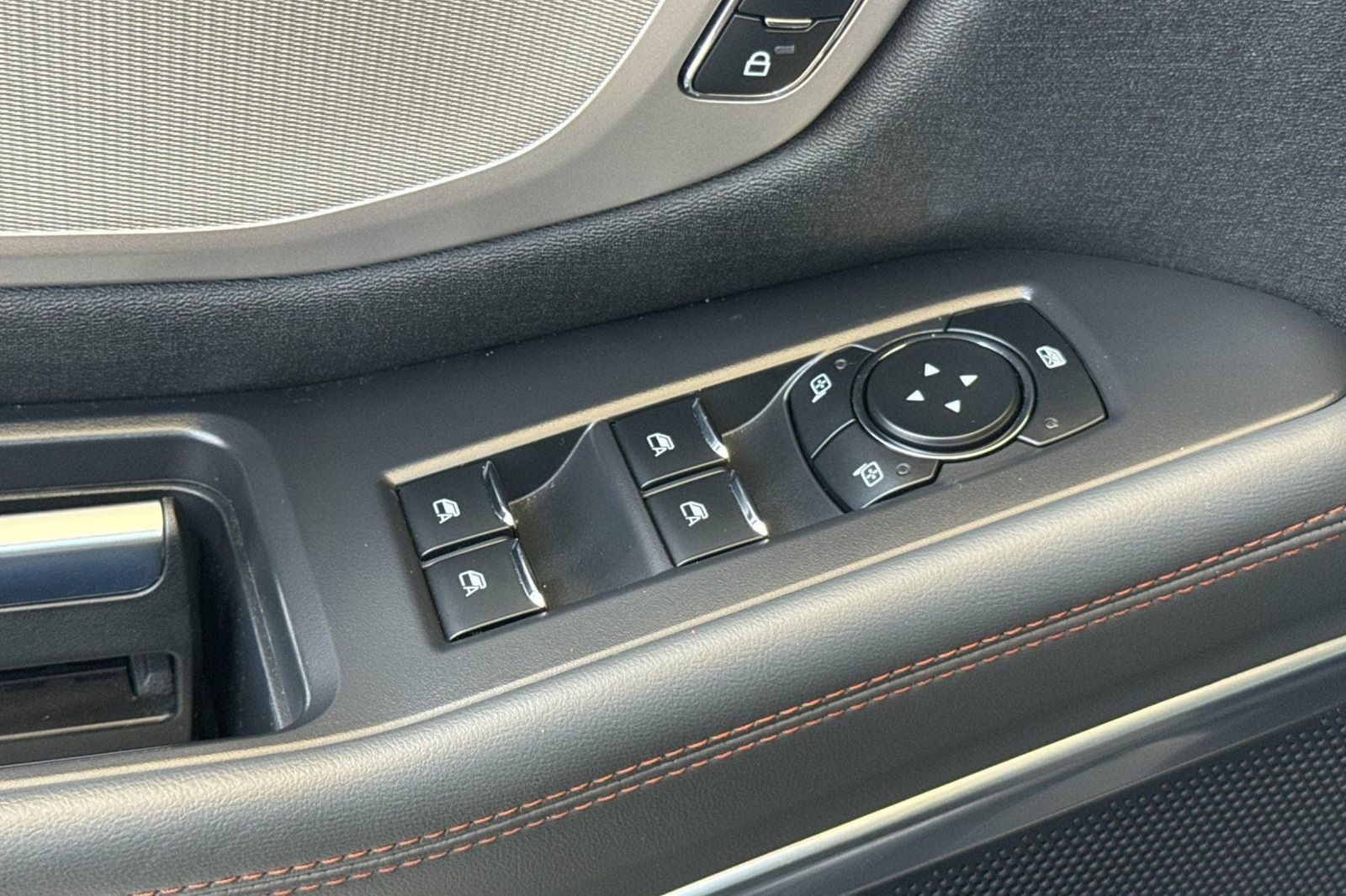 Used 2025 Ford Expedition Active RWD image 13