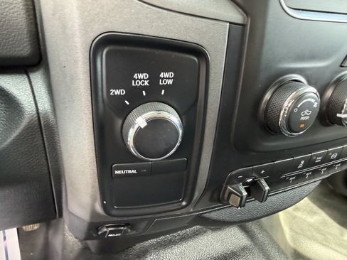 Used 2018 RAM 3500 Tradesman w/ Chrome Appearance Group AWD/4WD image 31