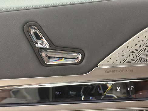 Used 2023 BMW 760i xDrive w/ Luxury Rear Seating Package AWD/4WD image 19